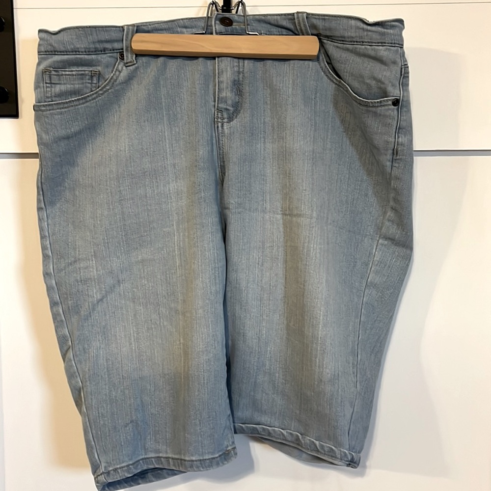 db established 1962 Jean Bermuda shorts - Size 16